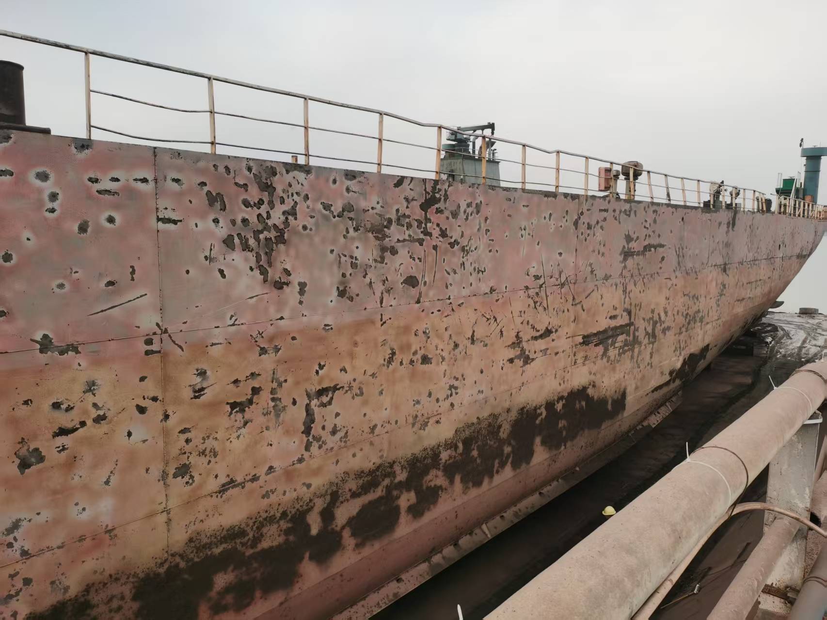 Ming He 788 port side hull condition